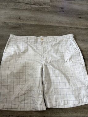 Hogan White Flat-Front Shorts with Light Blue Check